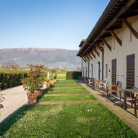 Villaggio Le Stelline 호텔 몬테팔코