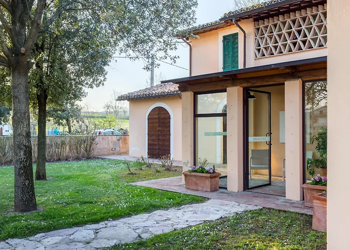 ホテル Villaggio Le Stelline モンテファルコ