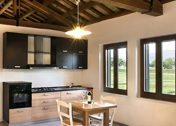 ホテル Villaggio Le Stelline モンテファルコ